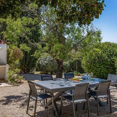 Lovely Very Private With Beautiful Gardens Villa