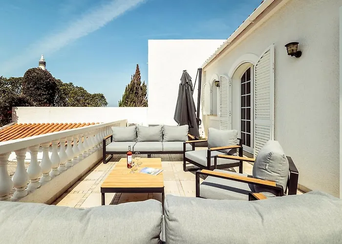 Lovely Very Private With Beautiful Gardens فيلة