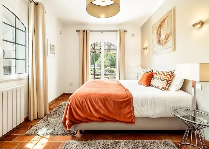 Lovely Very Private With Beautiful Gardens 빌라 기아