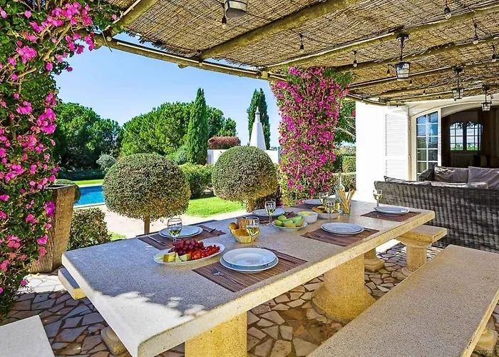 Lovely Very Private With Beautiful Gardens فيلة