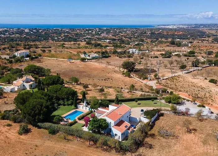 Lovely Very Private With Beautiful Gardens