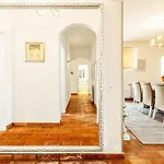 Lovely Very Private With Beautiful Gardens 别墅 *