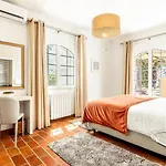 Lovely Very Private With Beautiful Gardens 别墅 吉亚