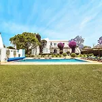 Lovely Very Private With Beautiful Gardens 别墅 *