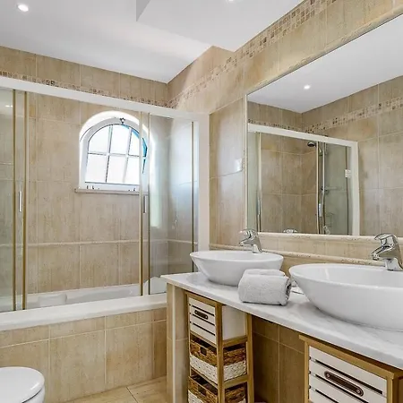 Lovely Very Private With Beautiful Gardens Villa