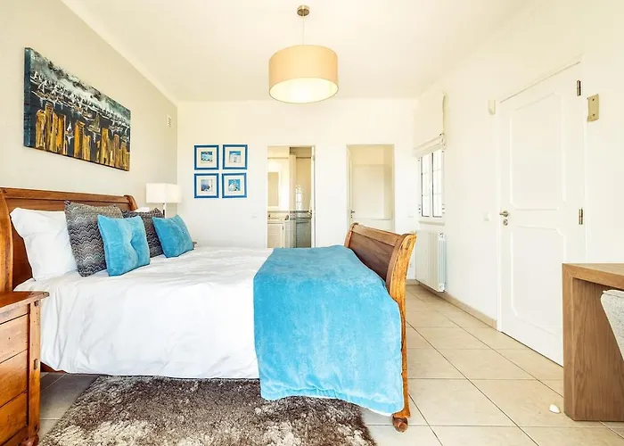 Lovely Very Private With Beautiful Gardens Villa *