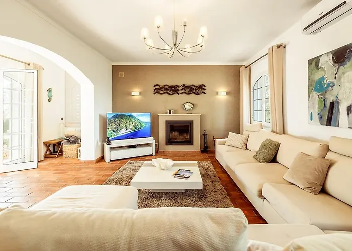 Lovely Very Private With Beautiful Gardens Villa *