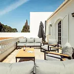 Lovely Very Private With Beautiful Gardens Willa