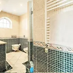 Lovely Very Private With Beautiful Gardens Willa