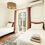 Lovely Very Private With Beautiful Gardens Willa